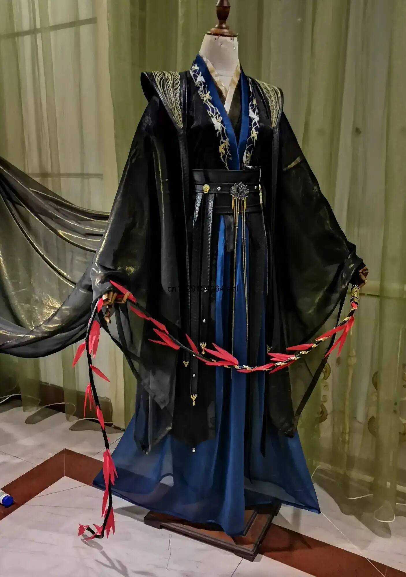 Queen Anime Cosplay - مو ران، الكلب الهاسكي وقطه الأبيض