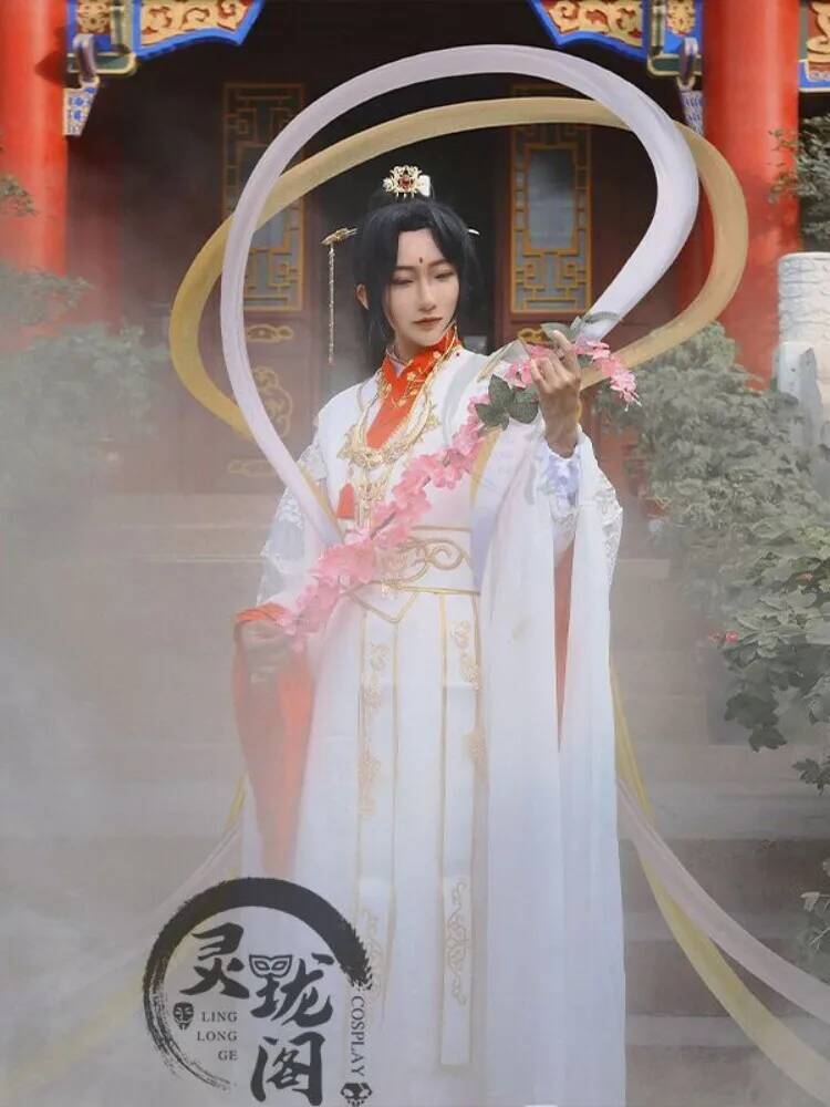 المسؤولون يباركون السماوي تاج  - مراجعة Queen Anime Cosplay وسعره