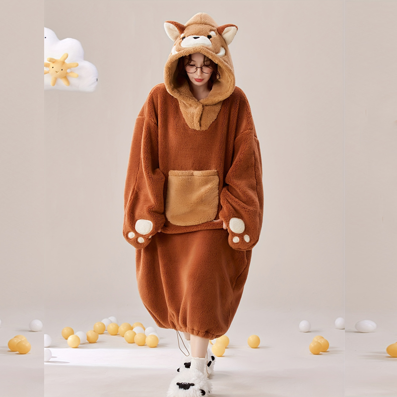 بيجامة نسائية بغطاء للرأس على  - مراجعة Cosplay Anime Basic وسعره